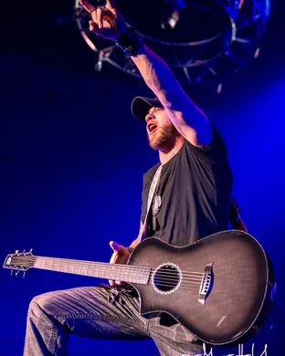 Brantley Gilbert Mansfield
