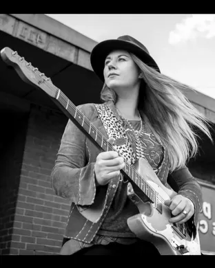 Joanne Shaw Taylor Newport