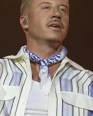 Macklemore Foxborough