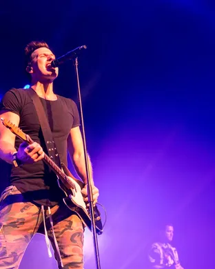 Russell Dickerson Cohasset